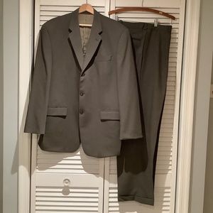 Calvin Klein men’s suit 42 R